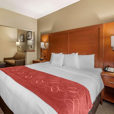 Comfort Suites Fort Collins Near University Exterior photo