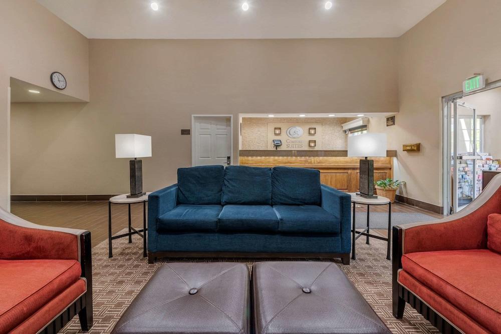 Comfort Suites Fort Collins Near University Exterior photo