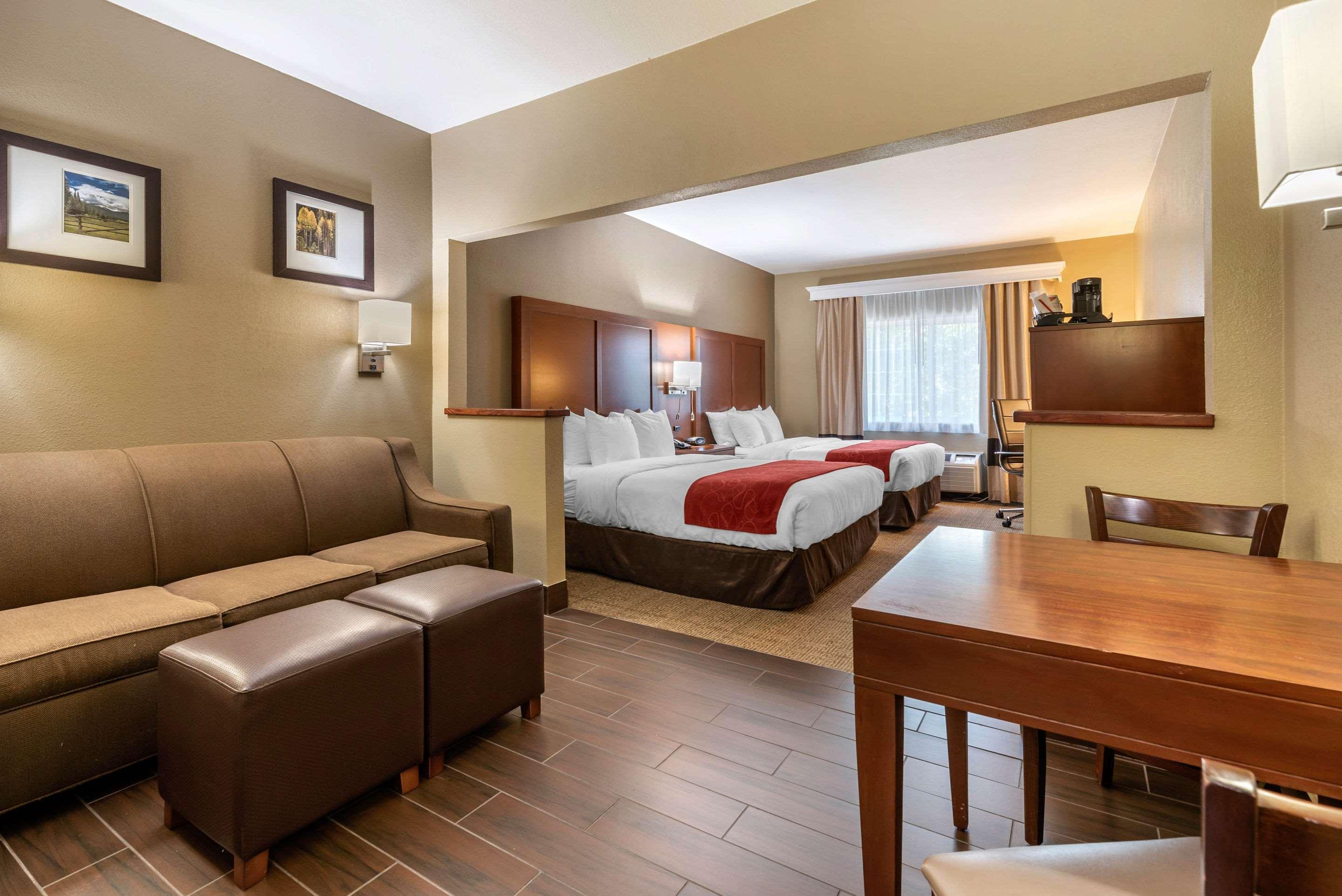 Comfort Suites Fort Collins Near University Exterior photo