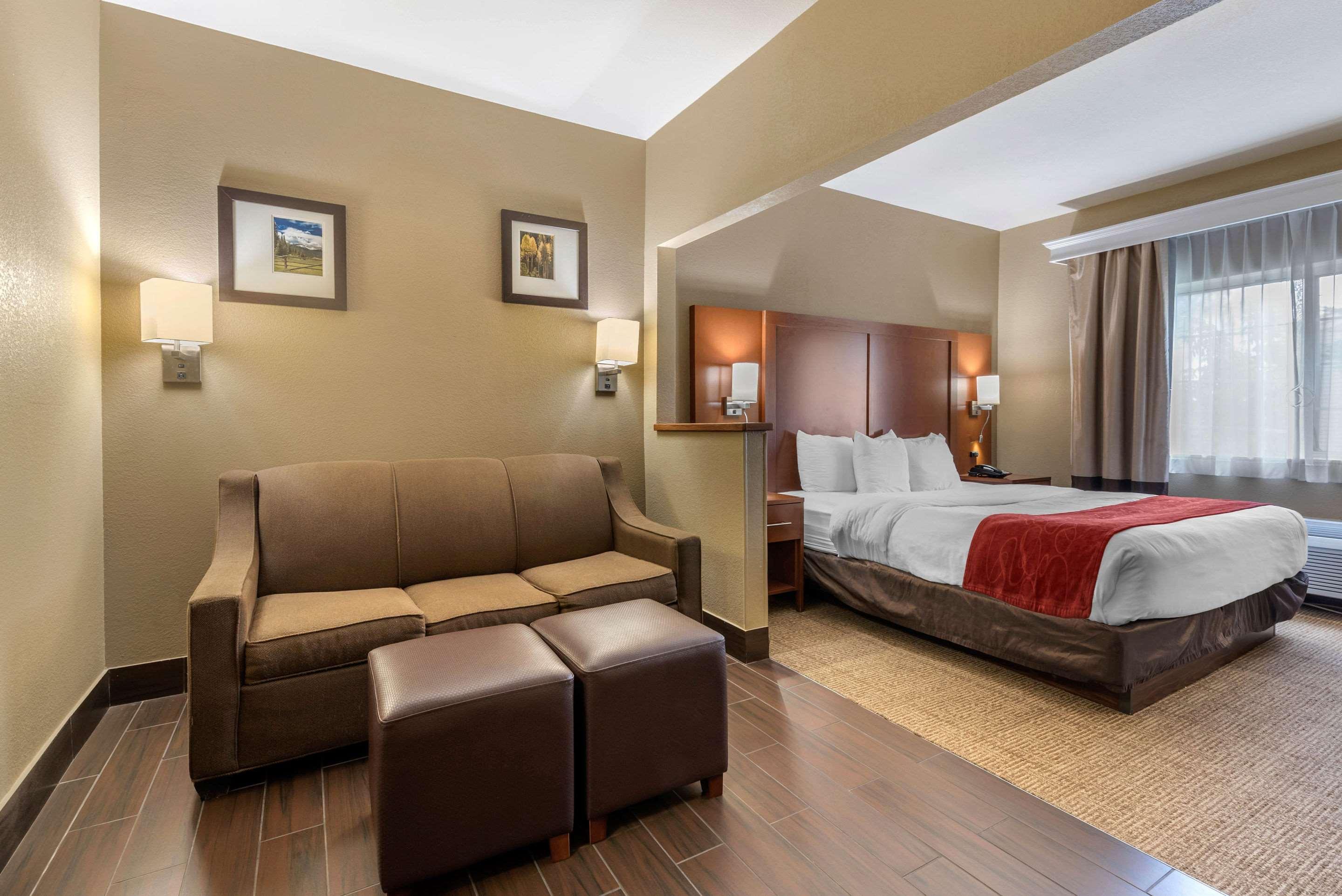 Comfort Suites Fort Collins Near University Exterior photo