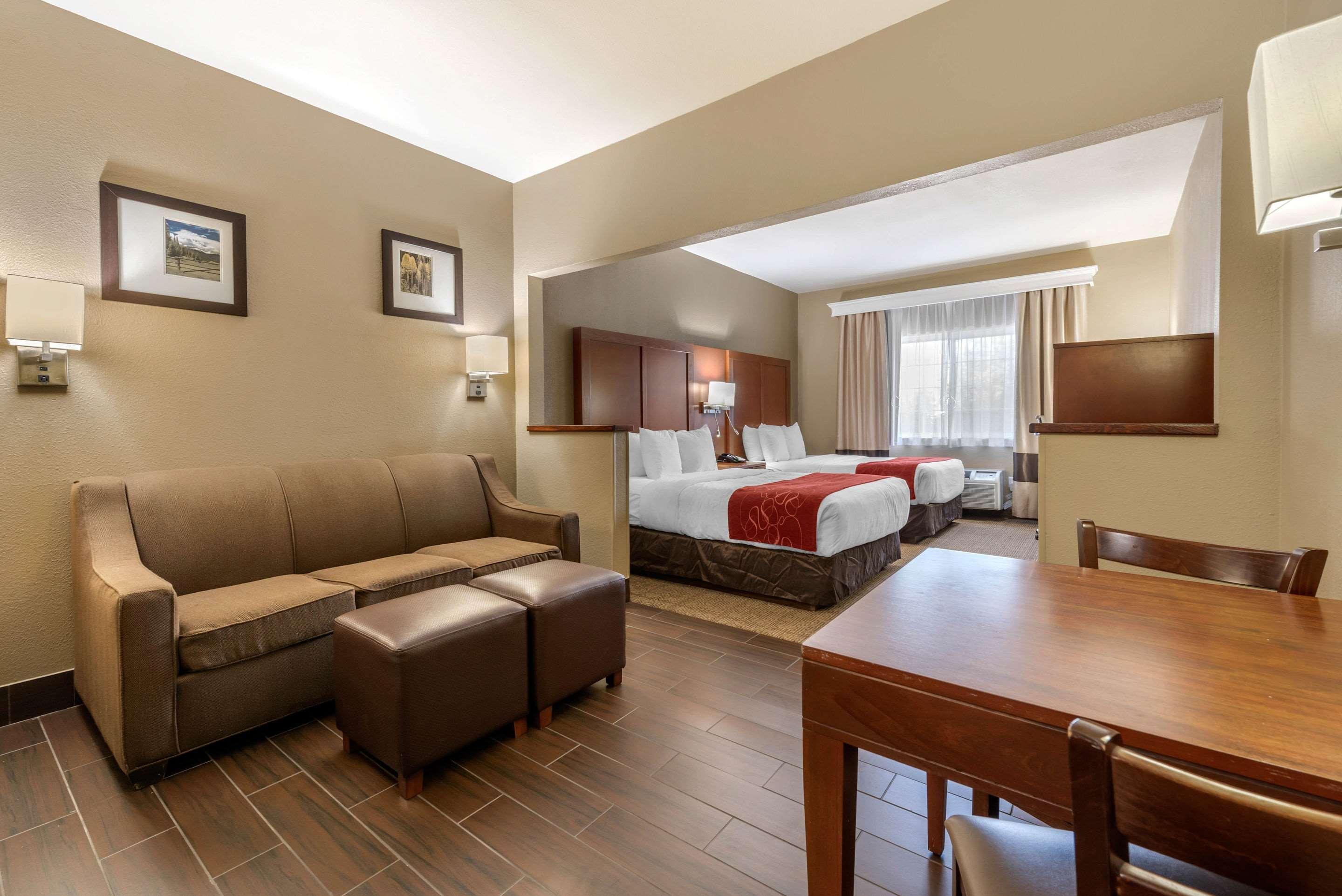 Comfort Suites Fort Collins Near University Exterior photo