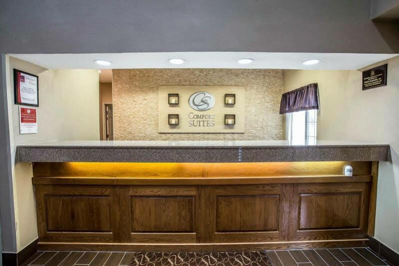 Comfort Suites Fort Collins Near University Exterior photo