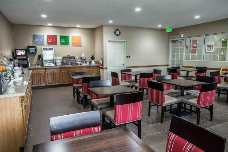 Comfort Suites Fort Collins Near University Exterior photo